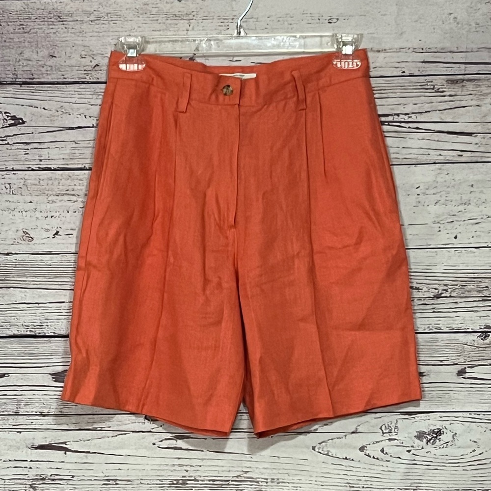 NWOT Women's orange United Colors of Benetton short.